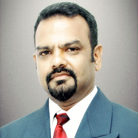Orthopaedic & Spine Surgeon